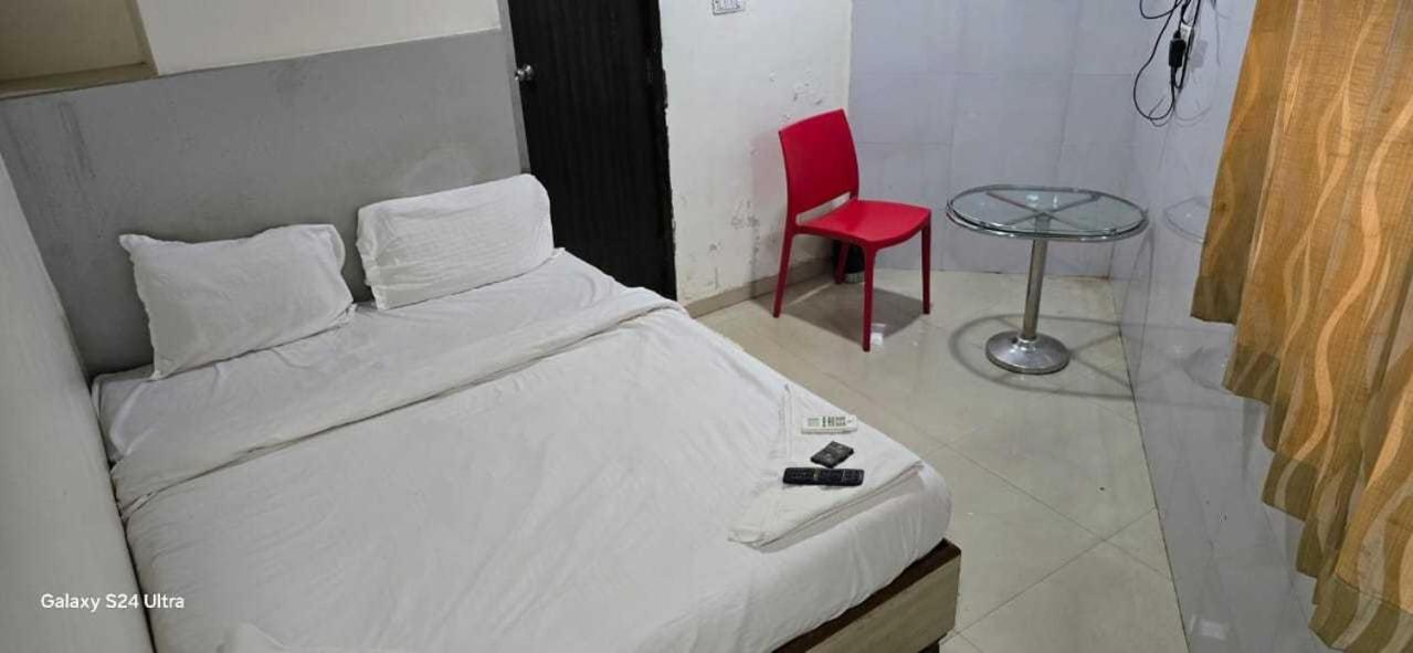 Hotel O Sargam Lodging And Boarding Ulhāsnagar Eksteriør bilde
