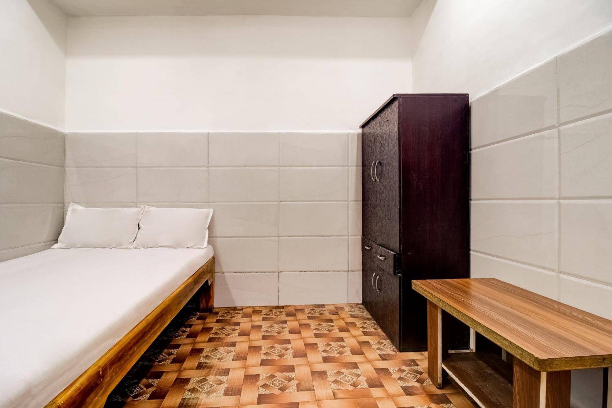 Hotel O Sargam Lodging And Boarding Ulhāsnagar Eksteriør bilde