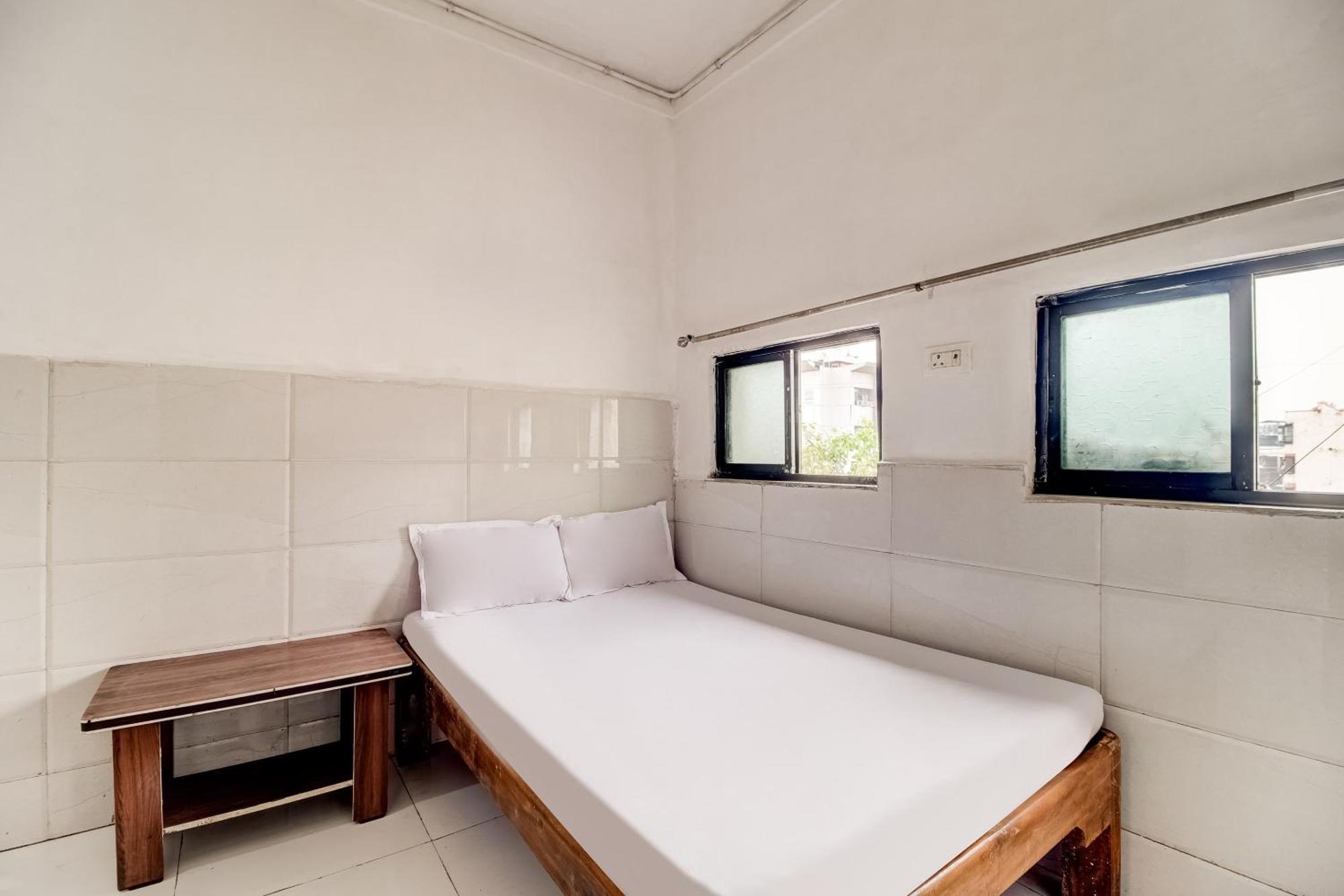 Hotel O Sargam Lodging And Boarding Ulhāsnagar Eksteriør bilde
